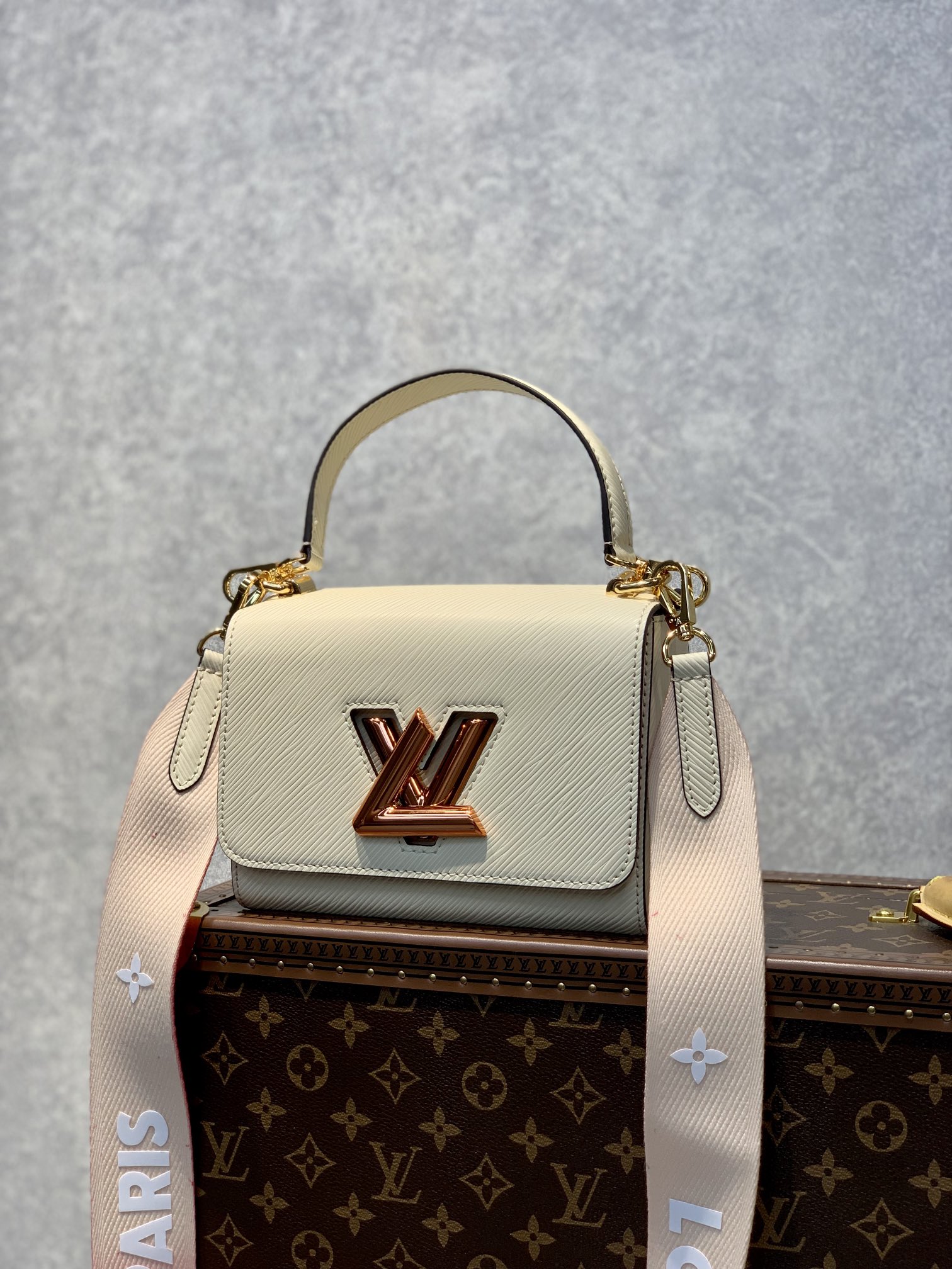 Louis_Vuitton_Twist_-18_