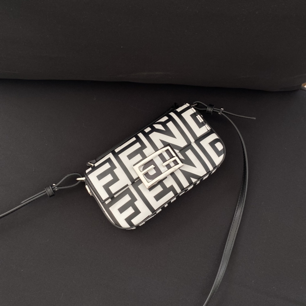 FendI_Baguette_Bag-19×14