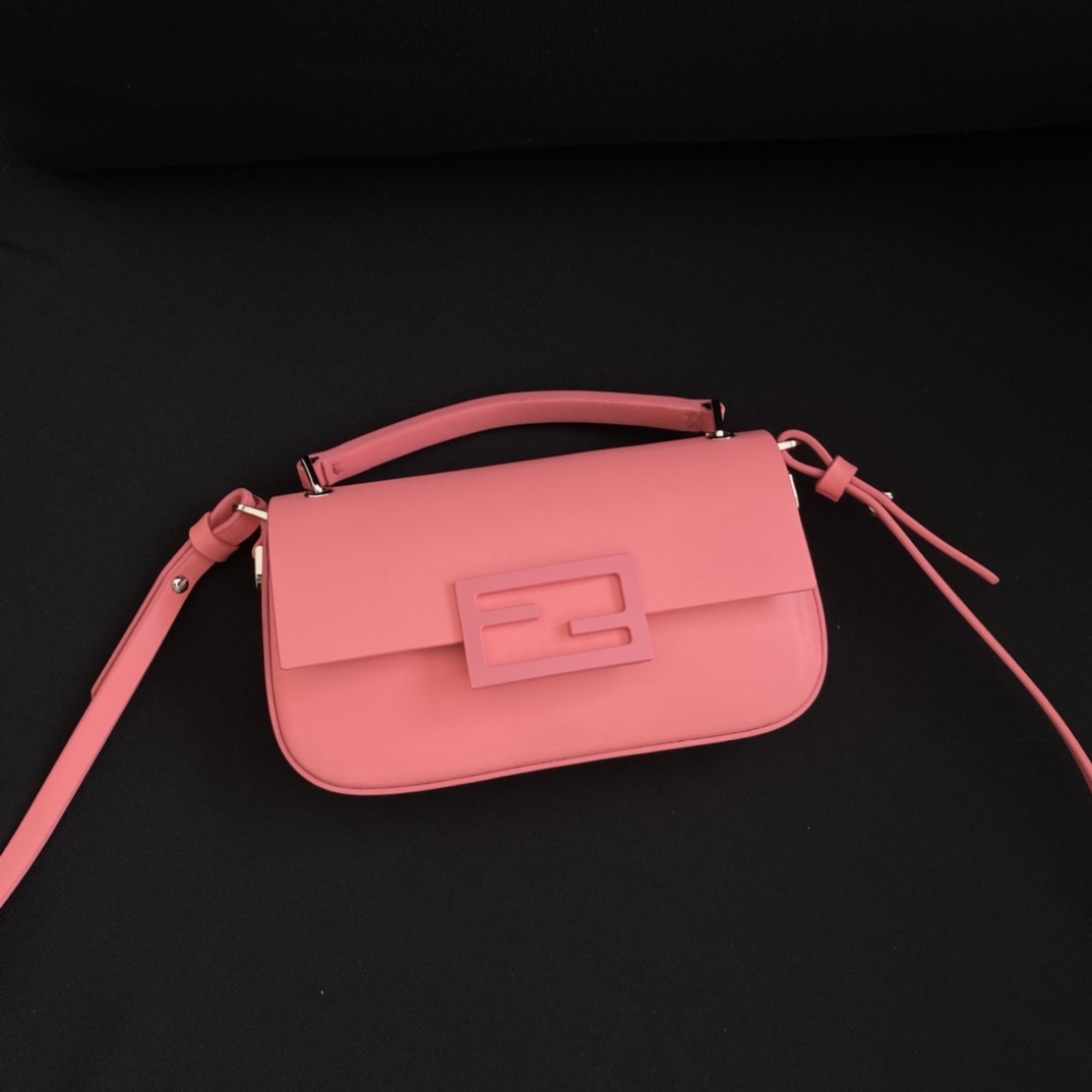 FendI_Baguette_Bag-19×14