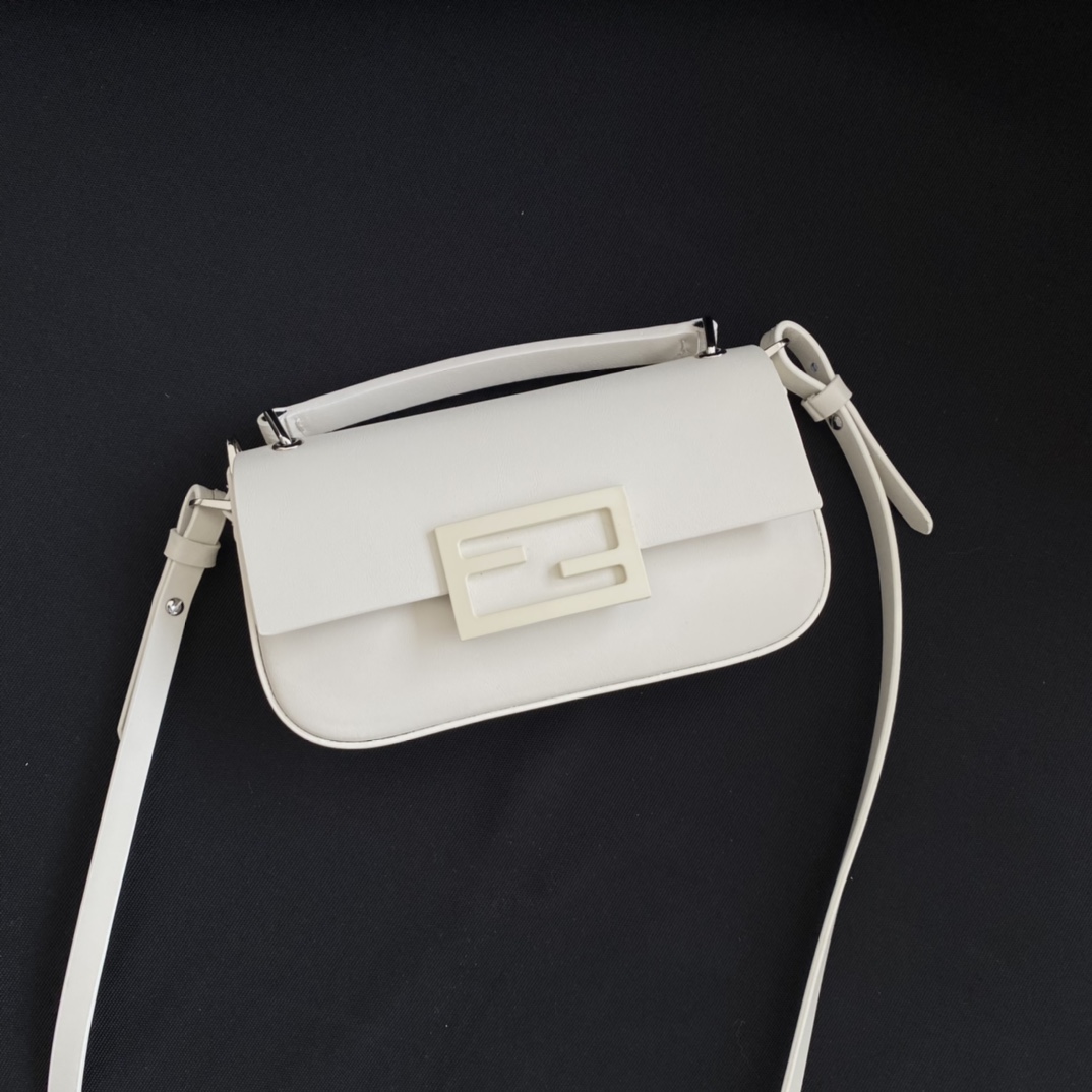 FendI_Baguette_Bag-19×14