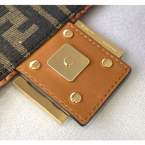 Fendi_Medium_Baguette_Ba