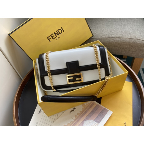 Fendi_Medium_Baguette_Ba