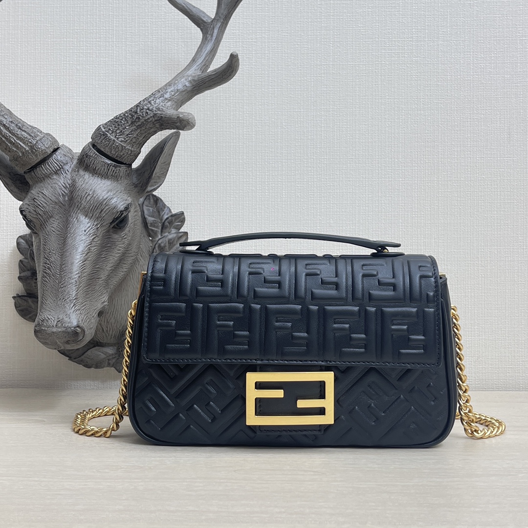 FendI_Baguette_Bag-24x14