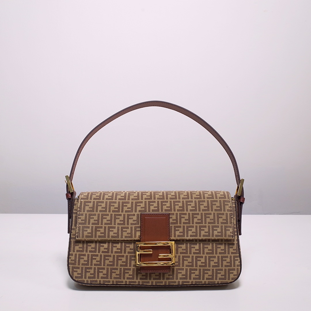 FendI_Baguette_Bag-28_6_