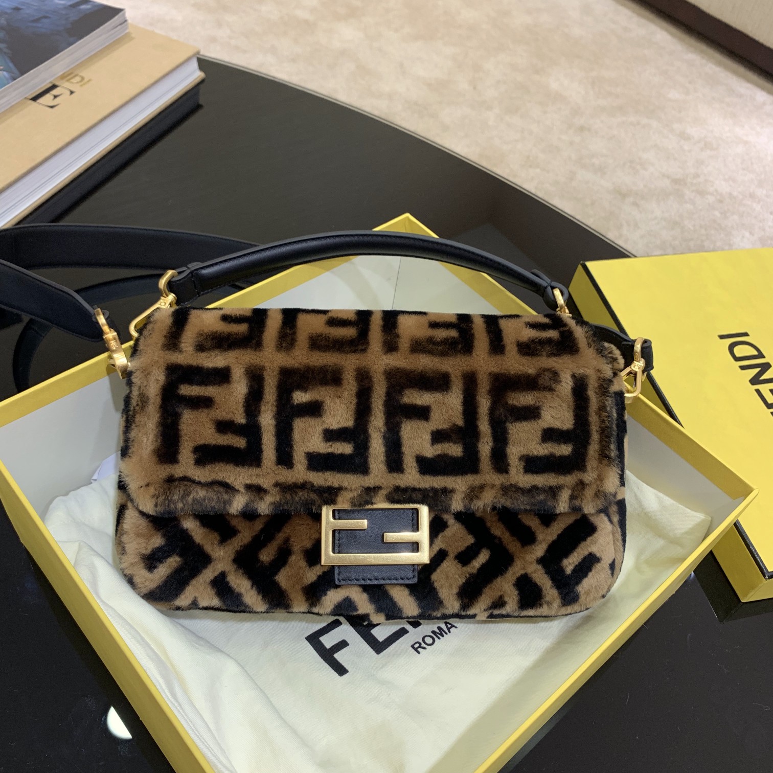 FendI_Medium_Baguette_Ba