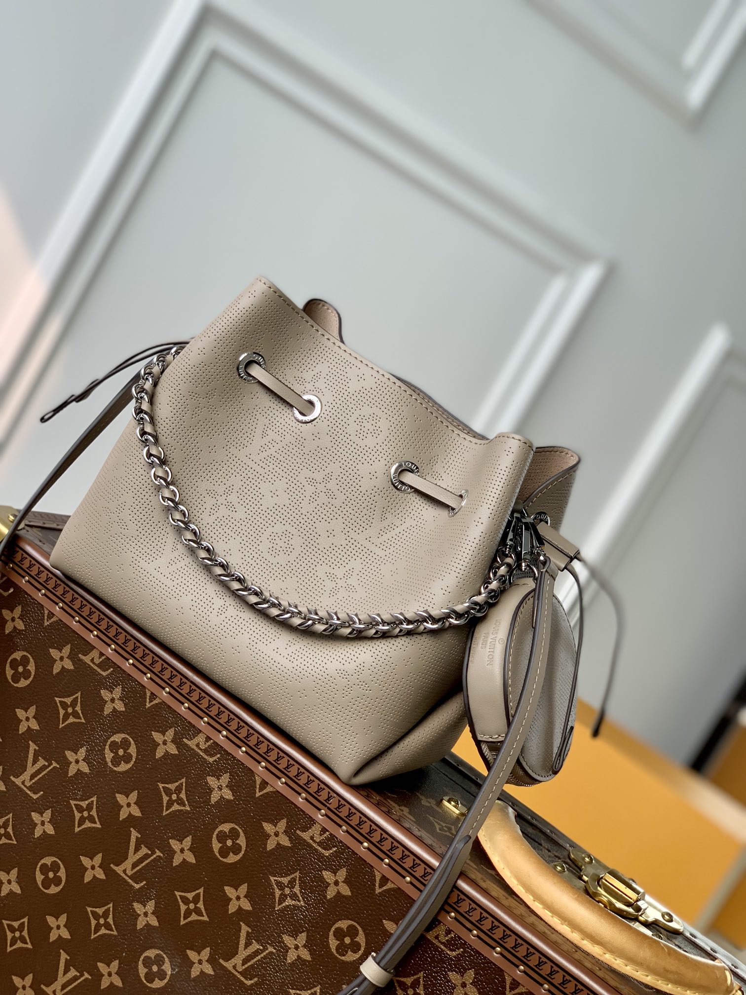 Louis_Vuitton_Bella_Tote