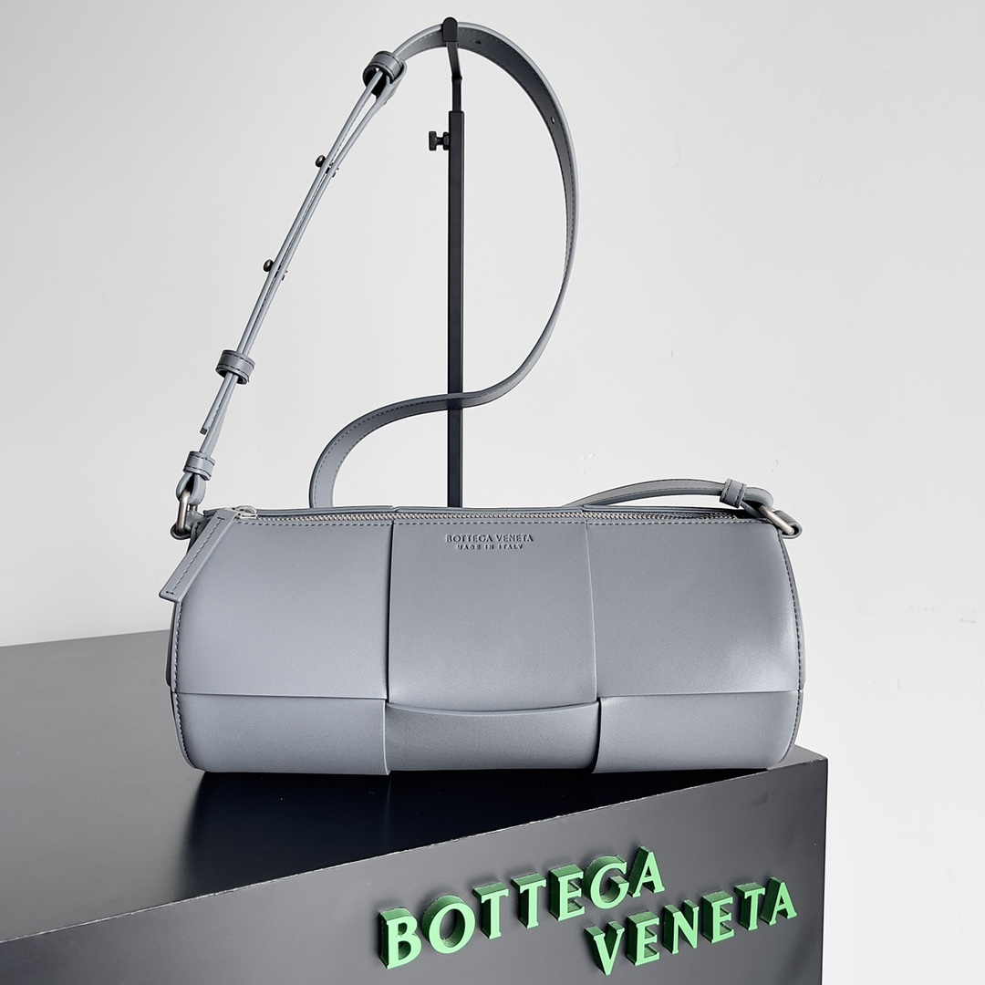 Bottega_Veneta_Arco_Bag-