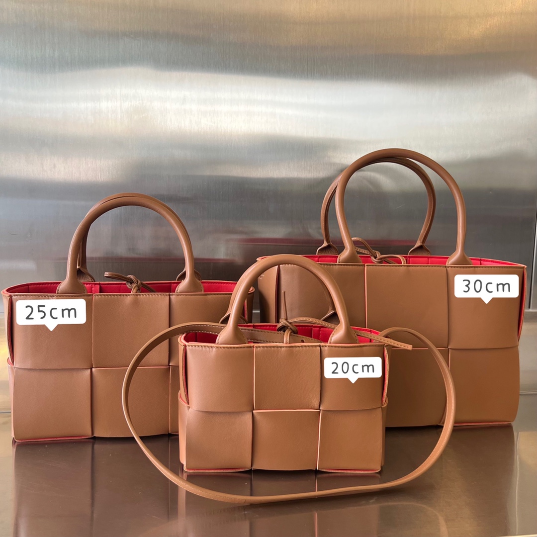 Bottega_Veneta_Arco_Bag