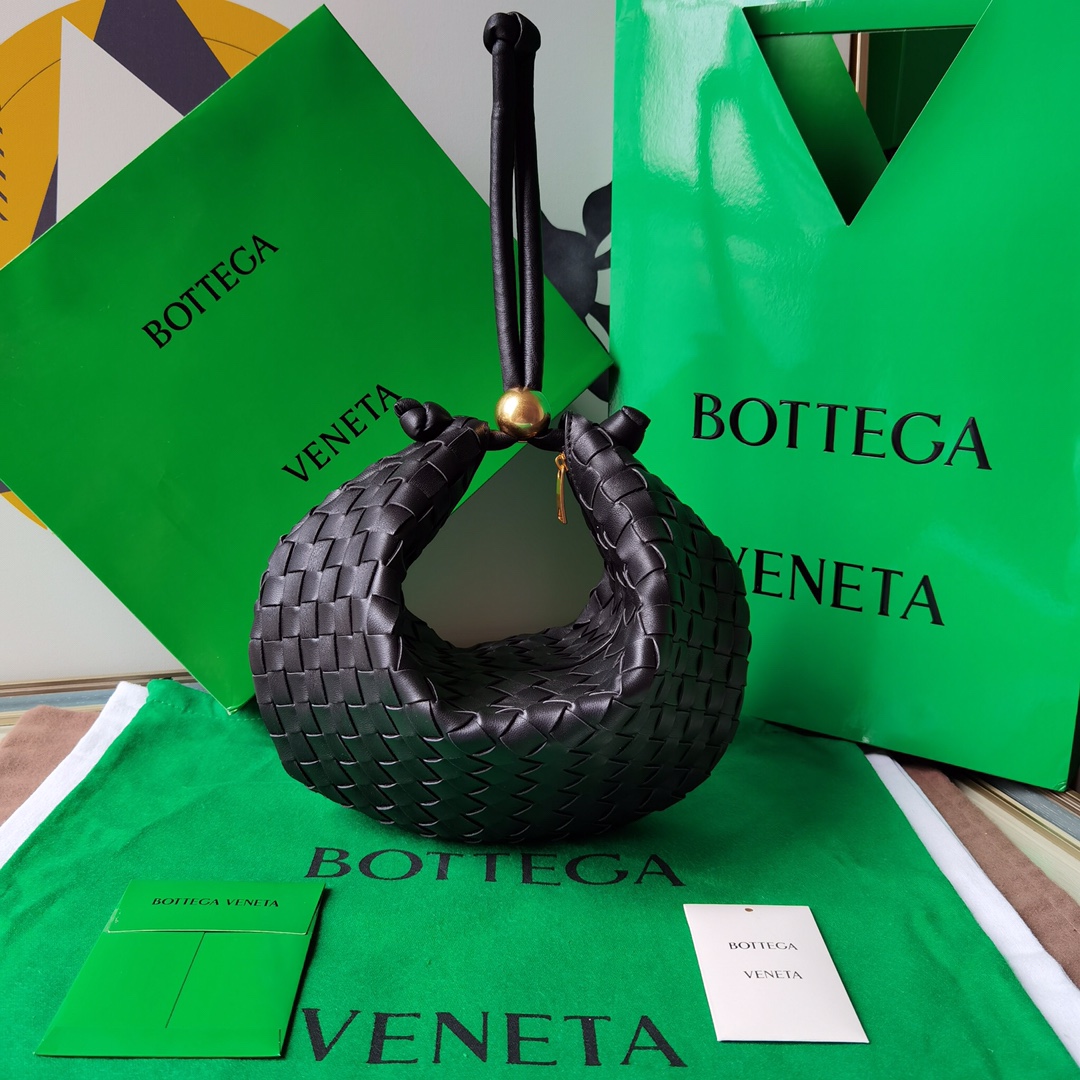 Bottega_Veneta_Burn-40_3