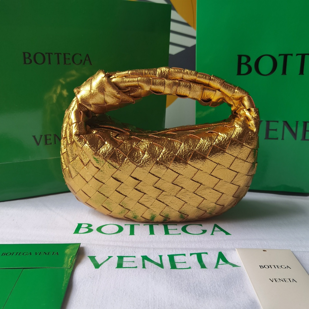 Bottega_Veneta_Jodie_Hob