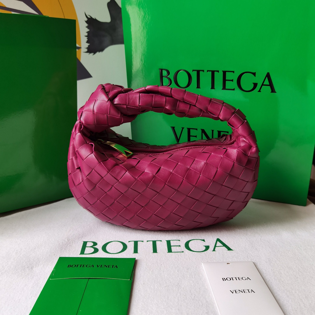 Bottega_Veneta_Jodie_Hob