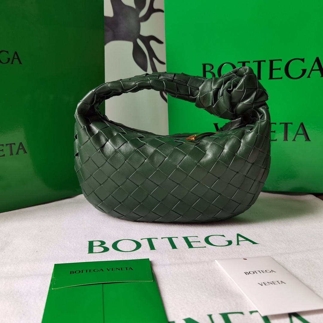 Bottega_Veneta_Jodie_Hob