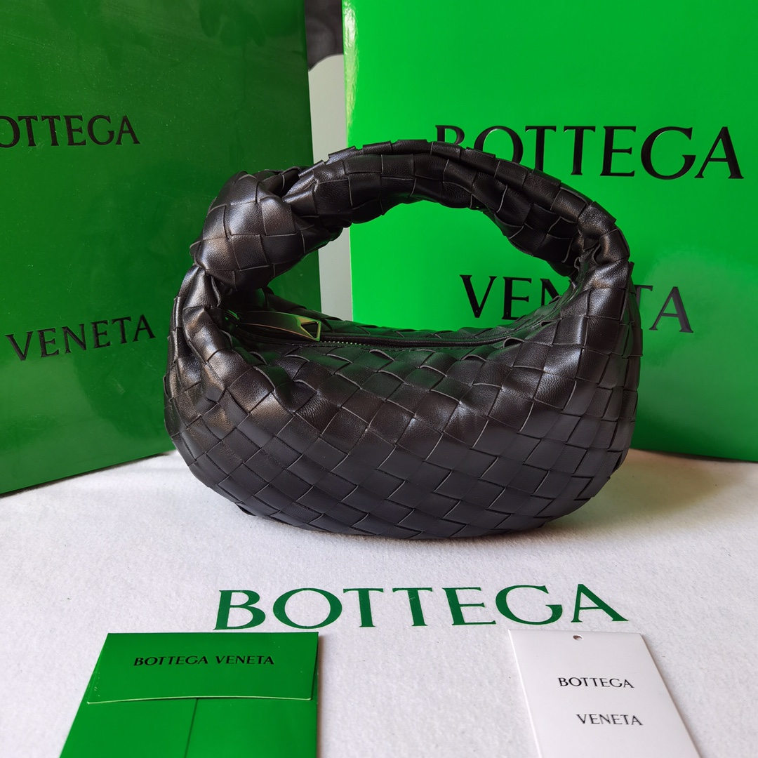 Bottega_Veneta_Jodie_Hob