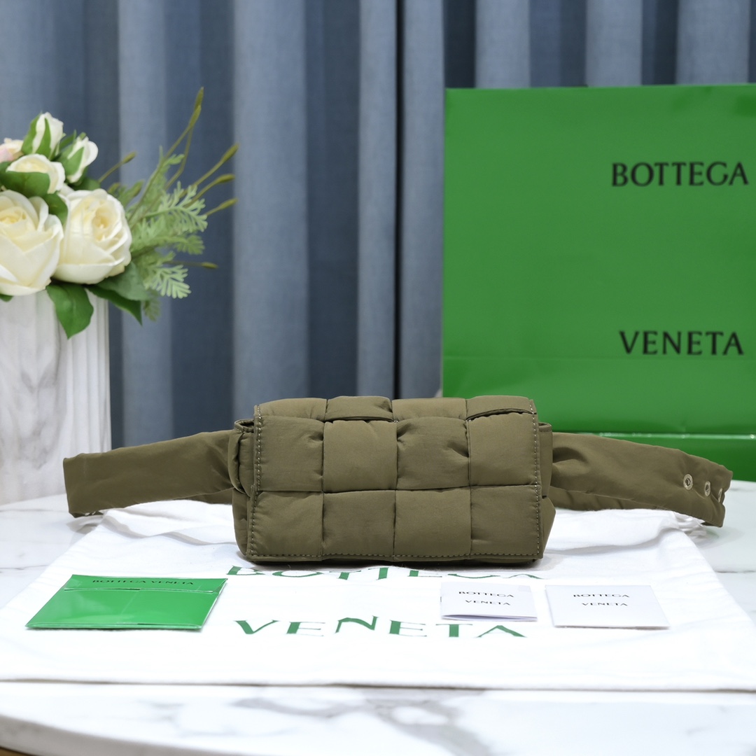 Bottega_Veneta_Cassette_