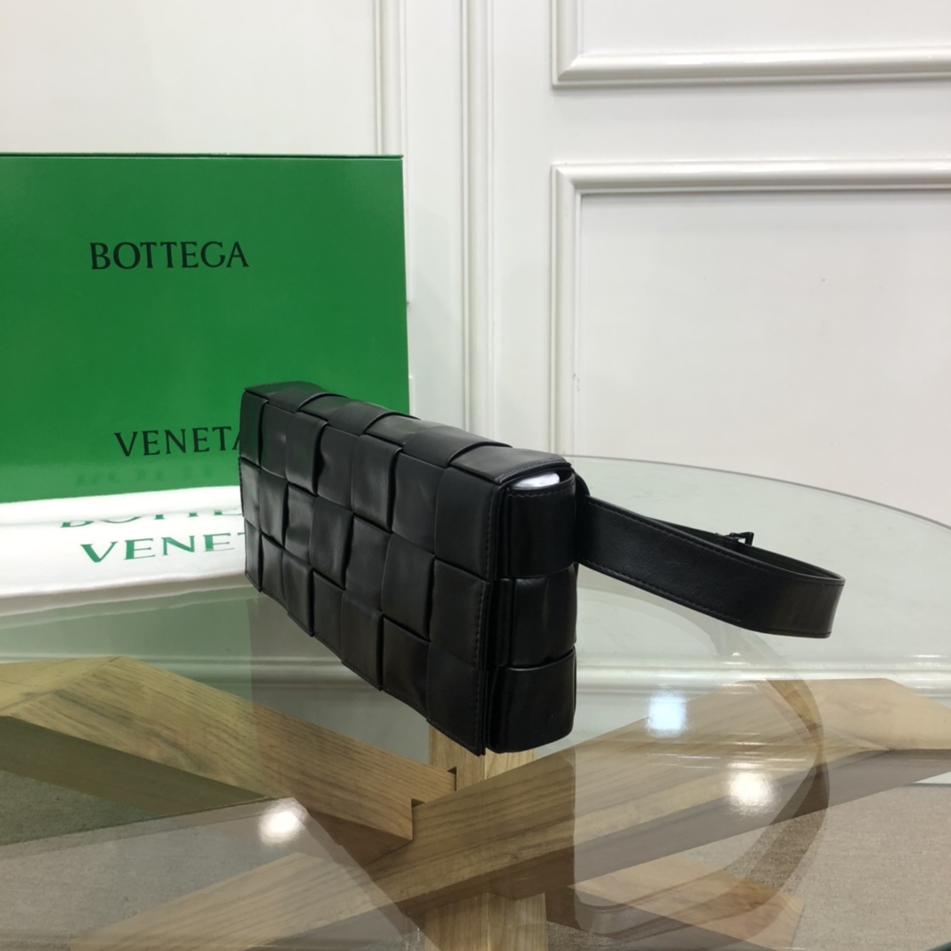 Bottega_Veneta_Belt_Cass