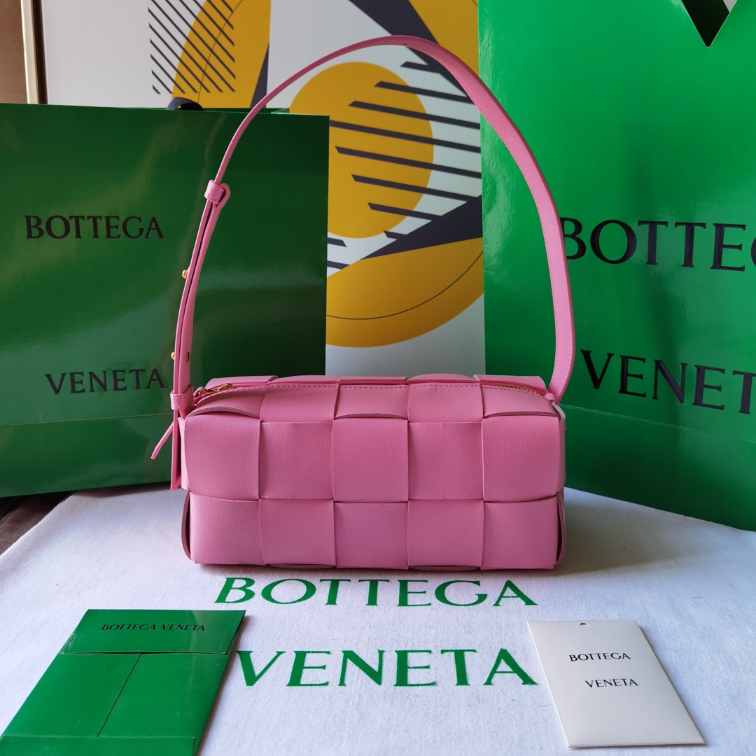 Bottega_Veneta_Cassette_