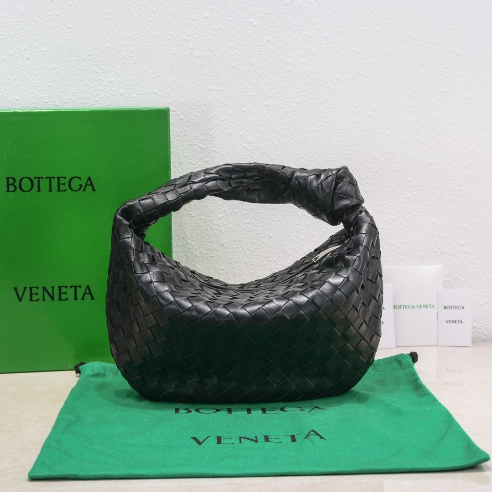 Bottega_Veneta_Jodie_Hob