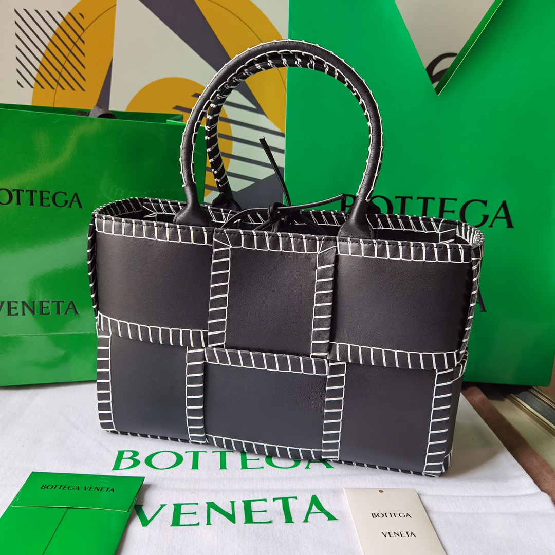 Bottega_Arco_Tote-30x20x