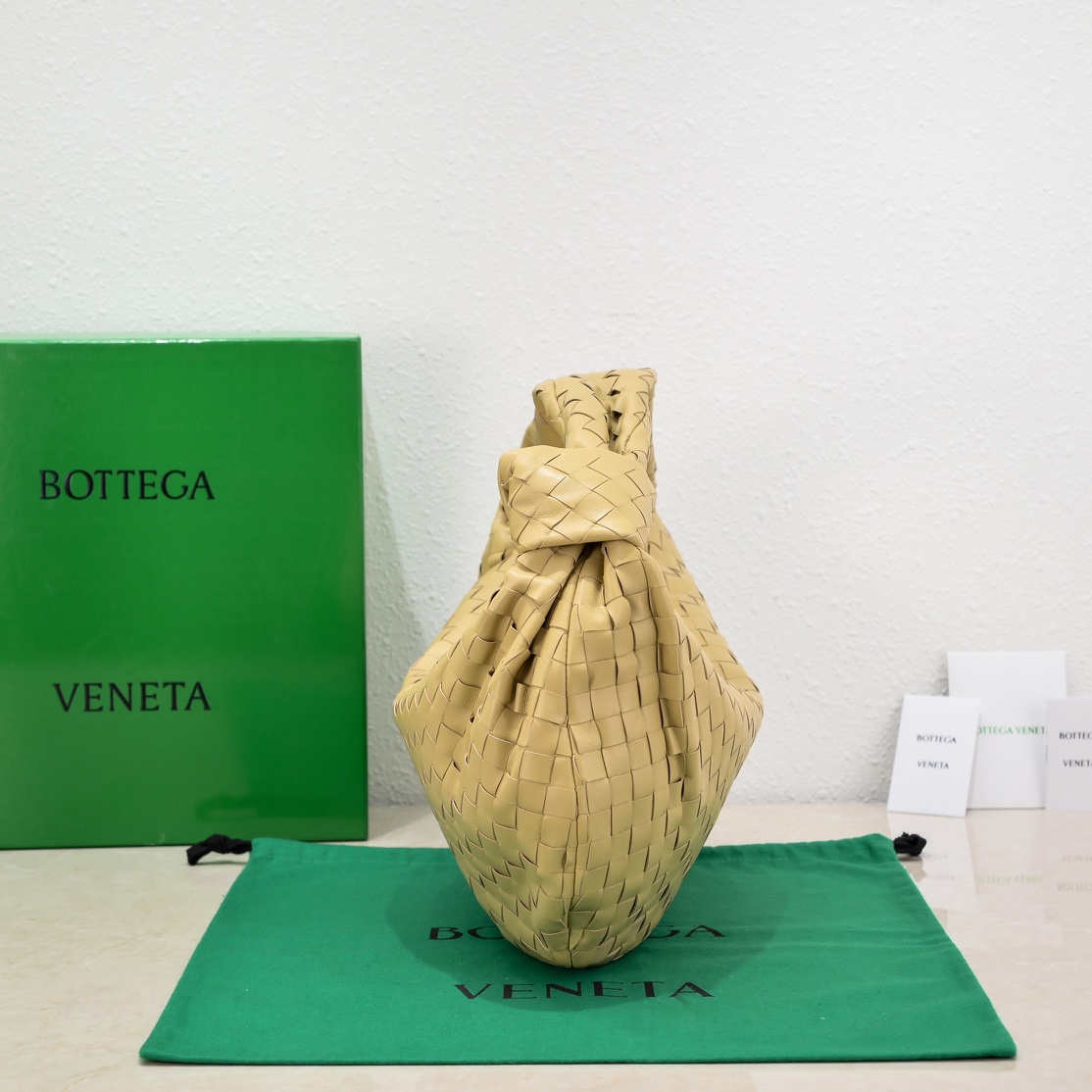 Bottega_Veneta_Jodie_Hob