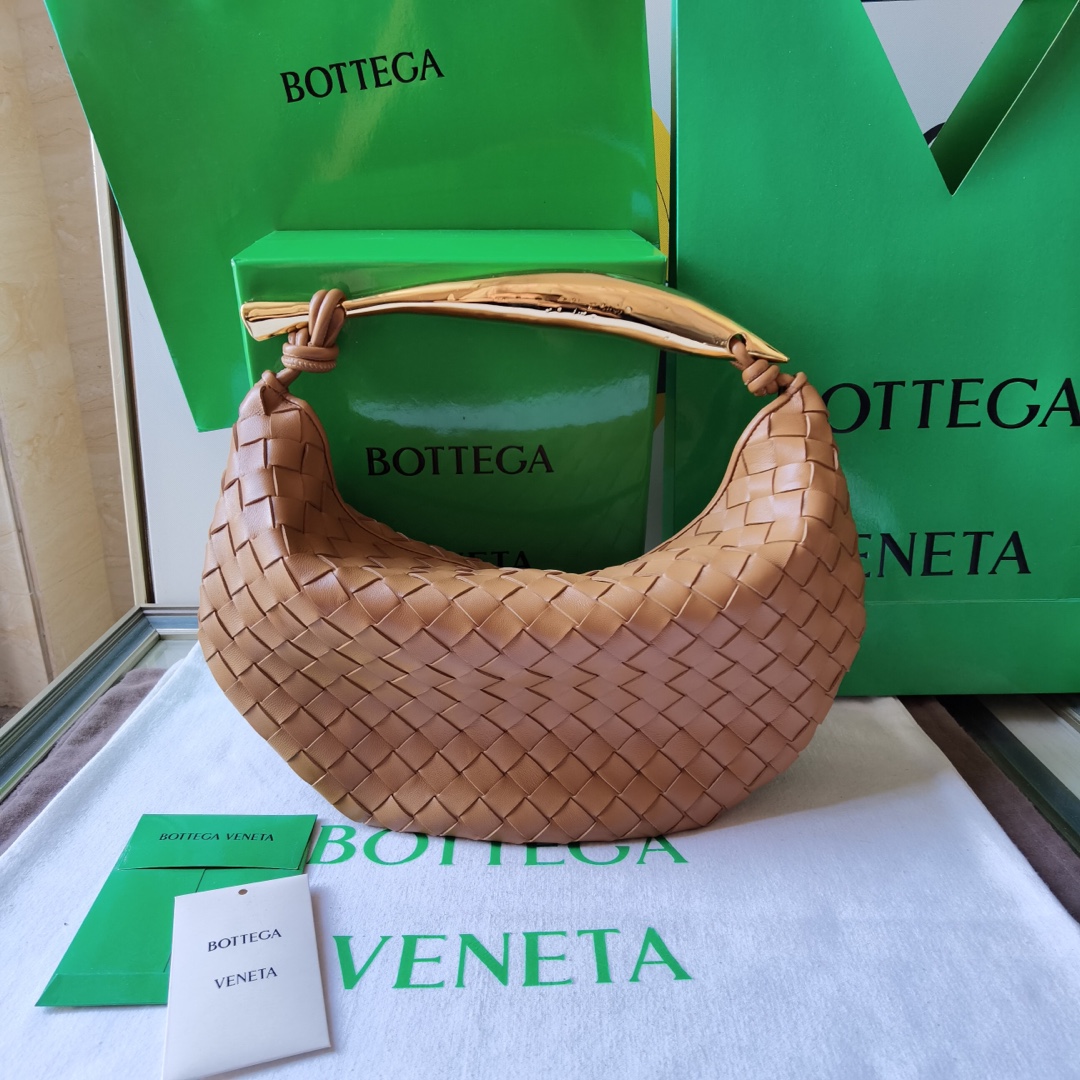 Bottega_Veneta_Padded_Ca