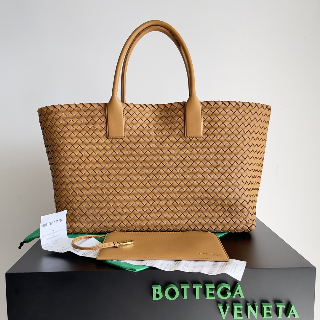 Bottega_Veneta_Large_Tot