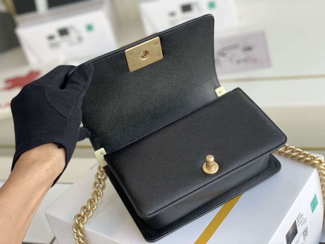 Ch@nel_Boy_Bag-Caviar-20