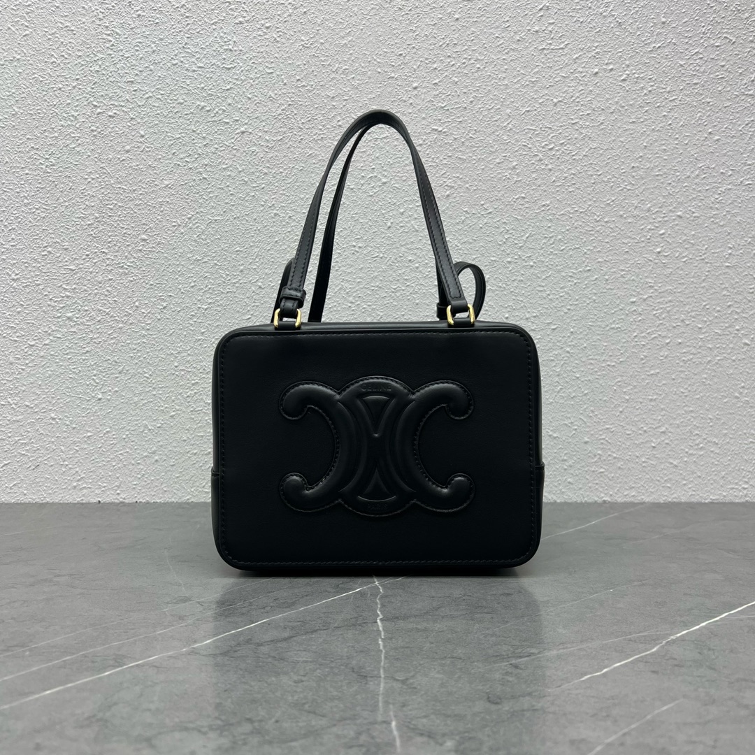 Celin_Holded_Handbags-20