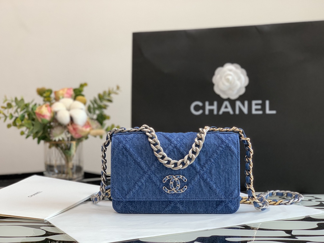 Ch@nel_19_Flap_Bag-20_18