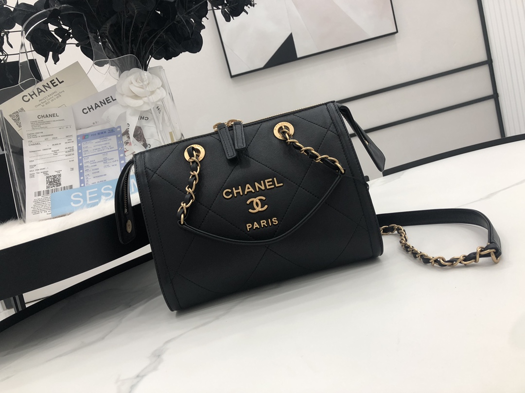 Ch@nel_Boston_Pillow_Bag