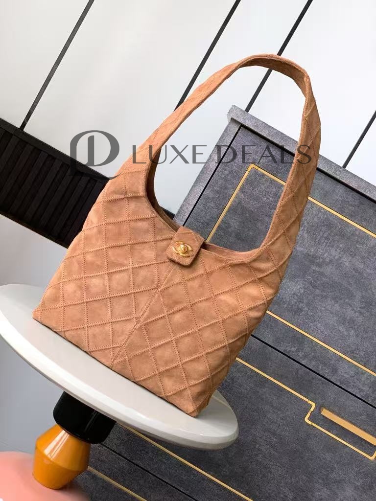 CH@NEL_CC_QUILTED_SHOULD