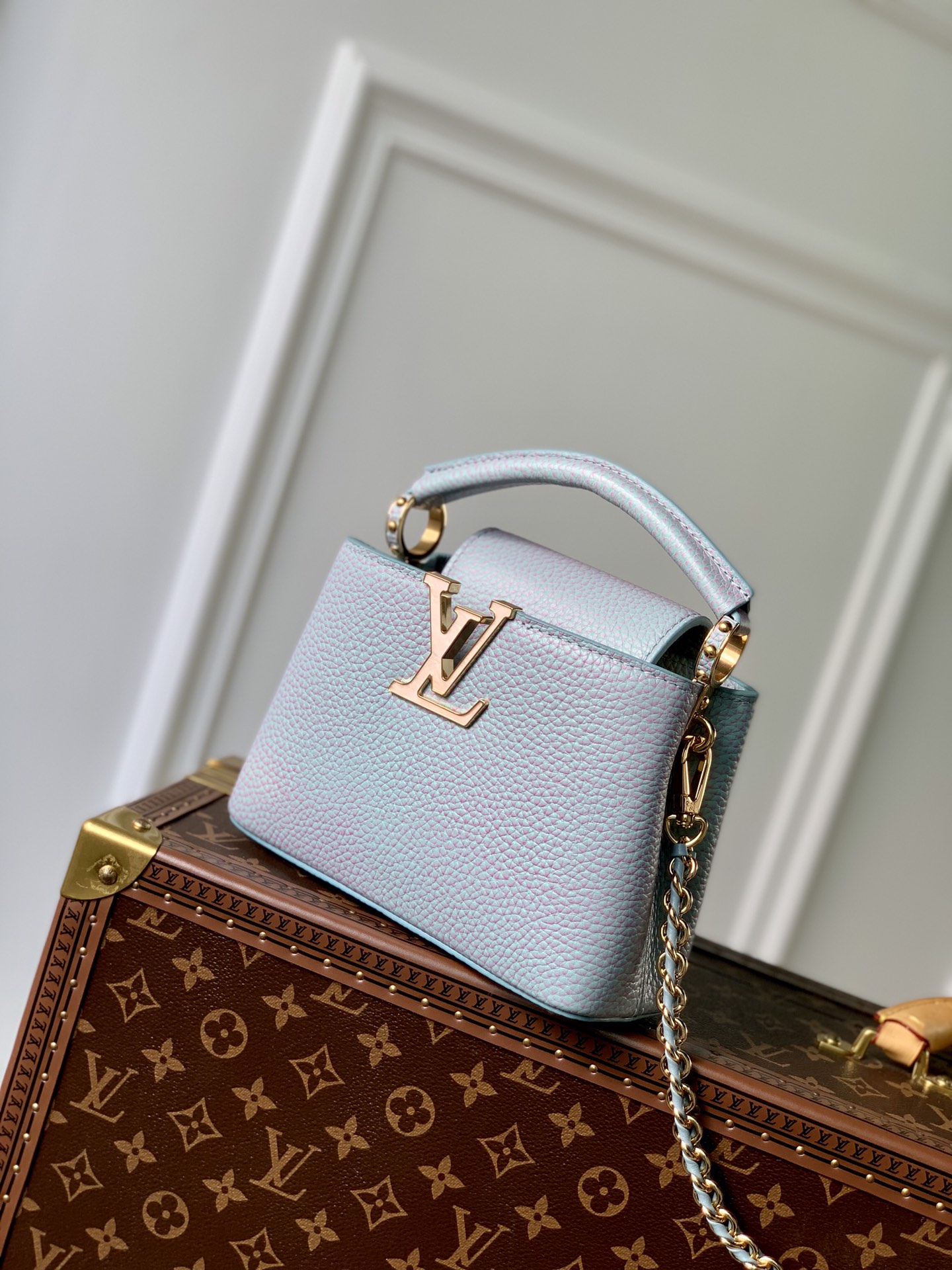 Louis_Vuitton_Mini_Capuc