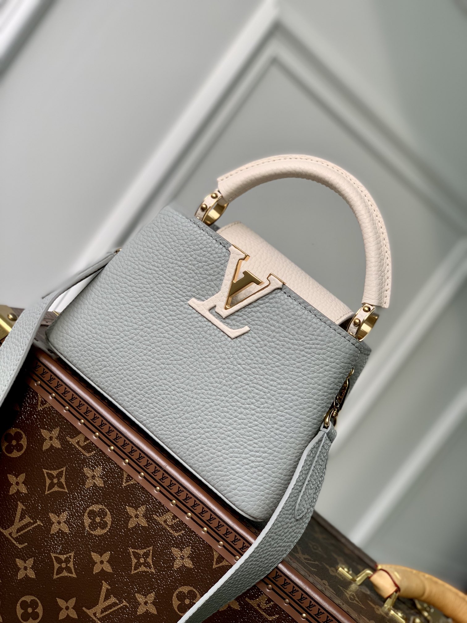 Louis_Vuitton_Mini_Capuc