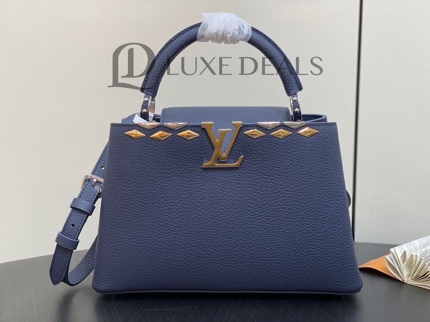 LOUIS_VUITTON_CAPUCINES_