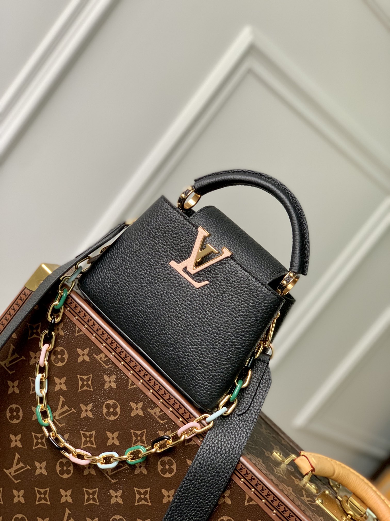 Louis_Vuitton_Mini_Capuc