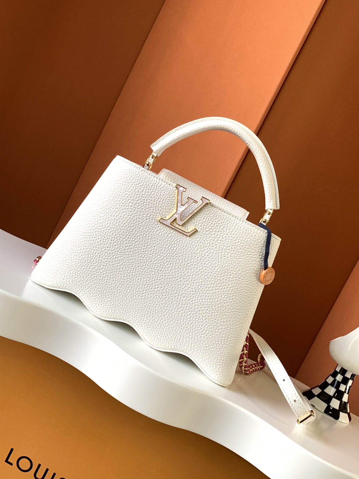 Louis_Vuitton_Capucines_