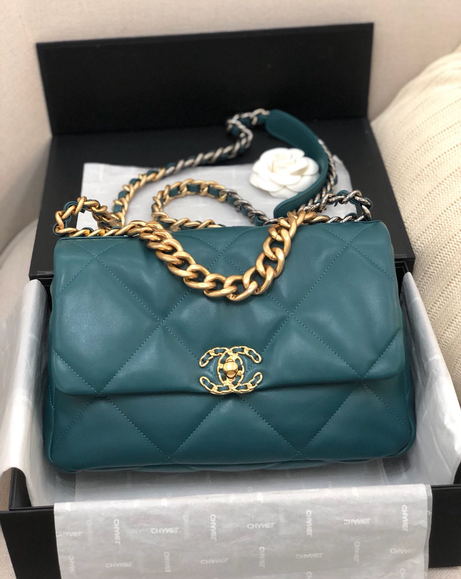 Ch@nel_19_Flap_Bag-26_30