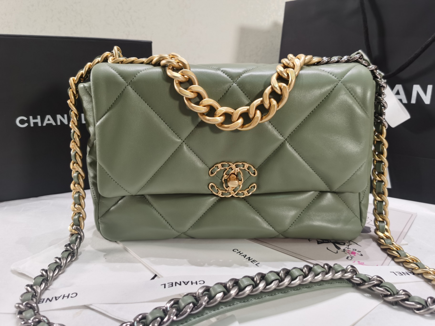 Ch@nel_19_Flap_Bag-26_30