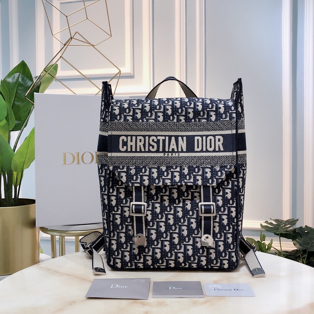 Diro_Oblique_Backpack-28