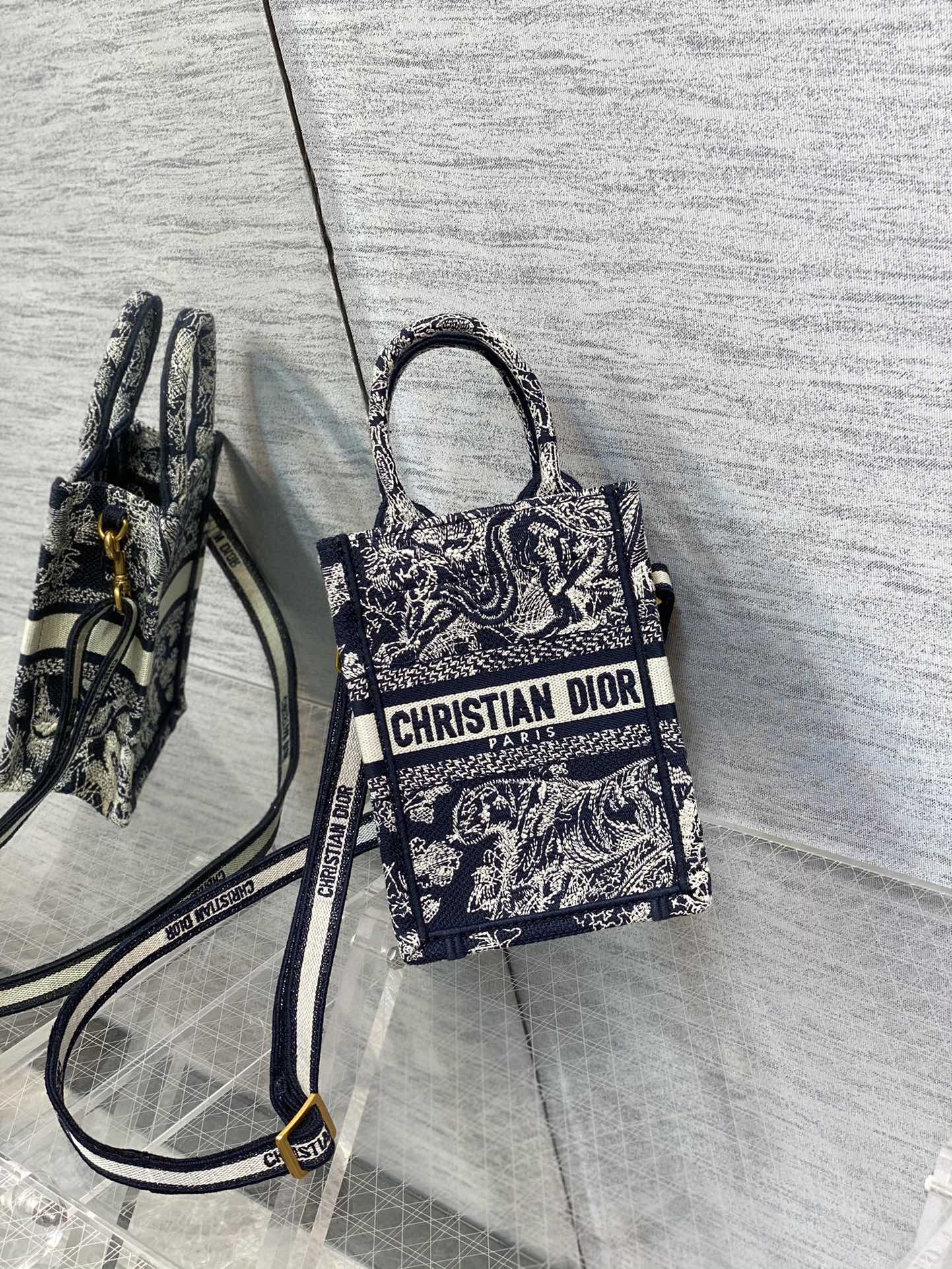 Diro_Mini_Book_Tote-13.5