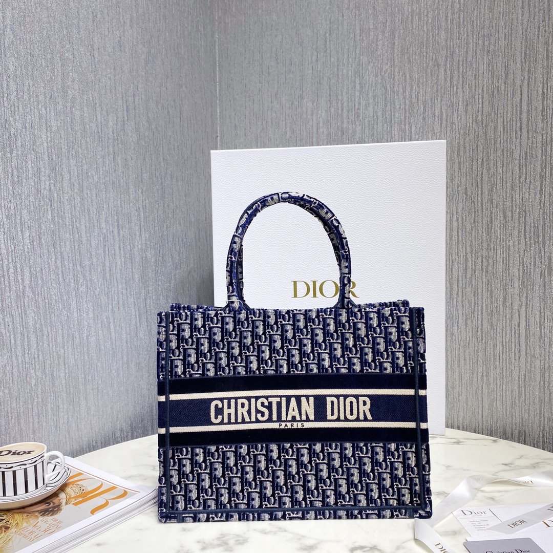 Diro_Small_Book_Tote-36.