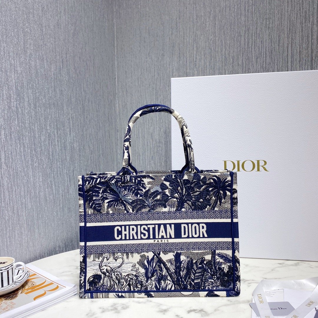 Diro_Small_Book_Tote-36.