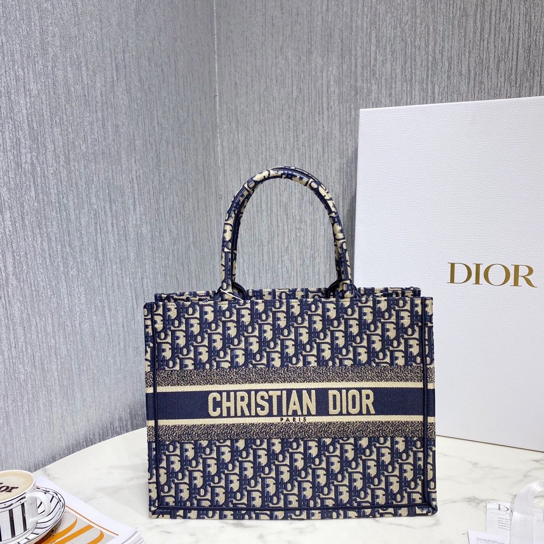 Diro_Small_Book_Tote-36.