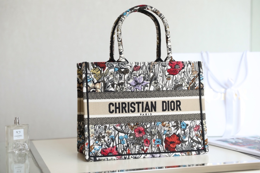 Diro_Small_Book_Tote-36.