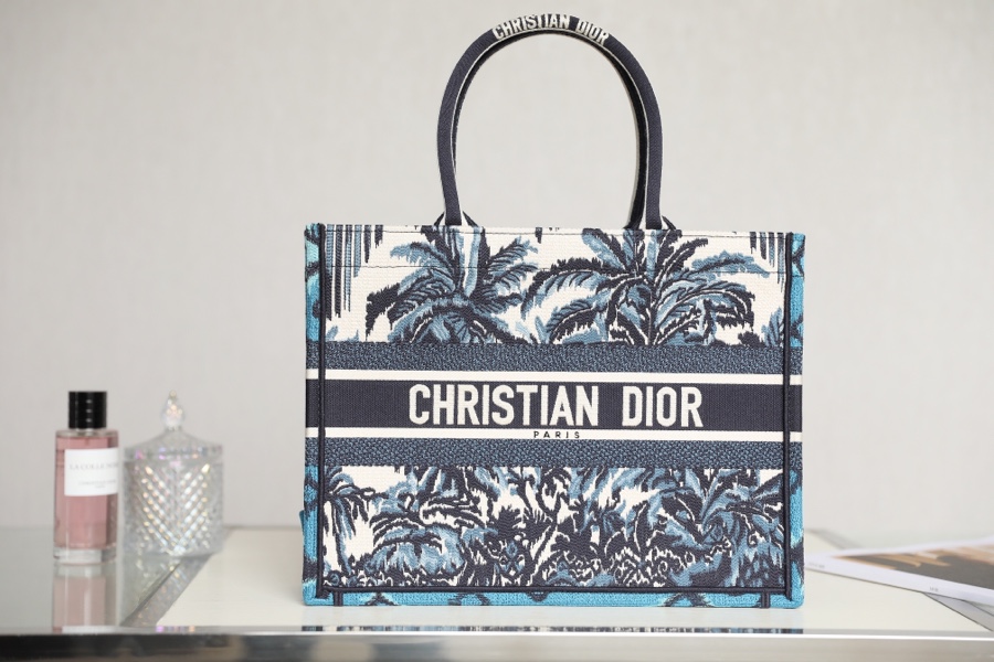 Diro_Small_Book_Tote-36.