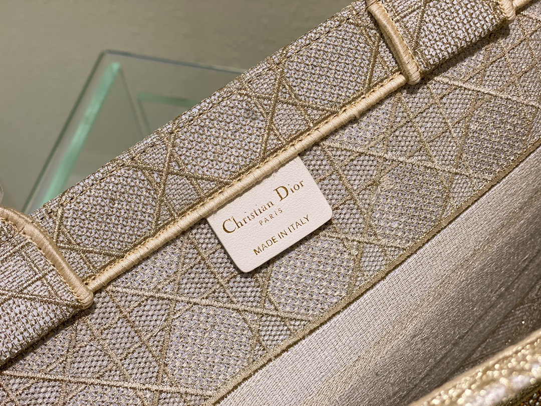 Diro_Small_Book_Tote-36.