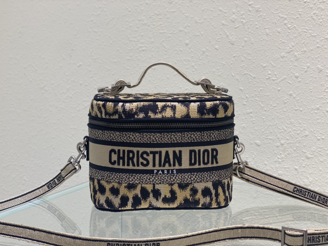 Diro_Cosmetic_Bag-18_.5_