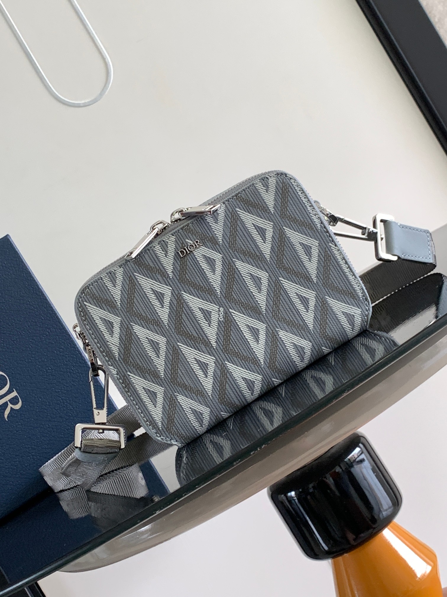 Diro_Oblique_HandleBag-1