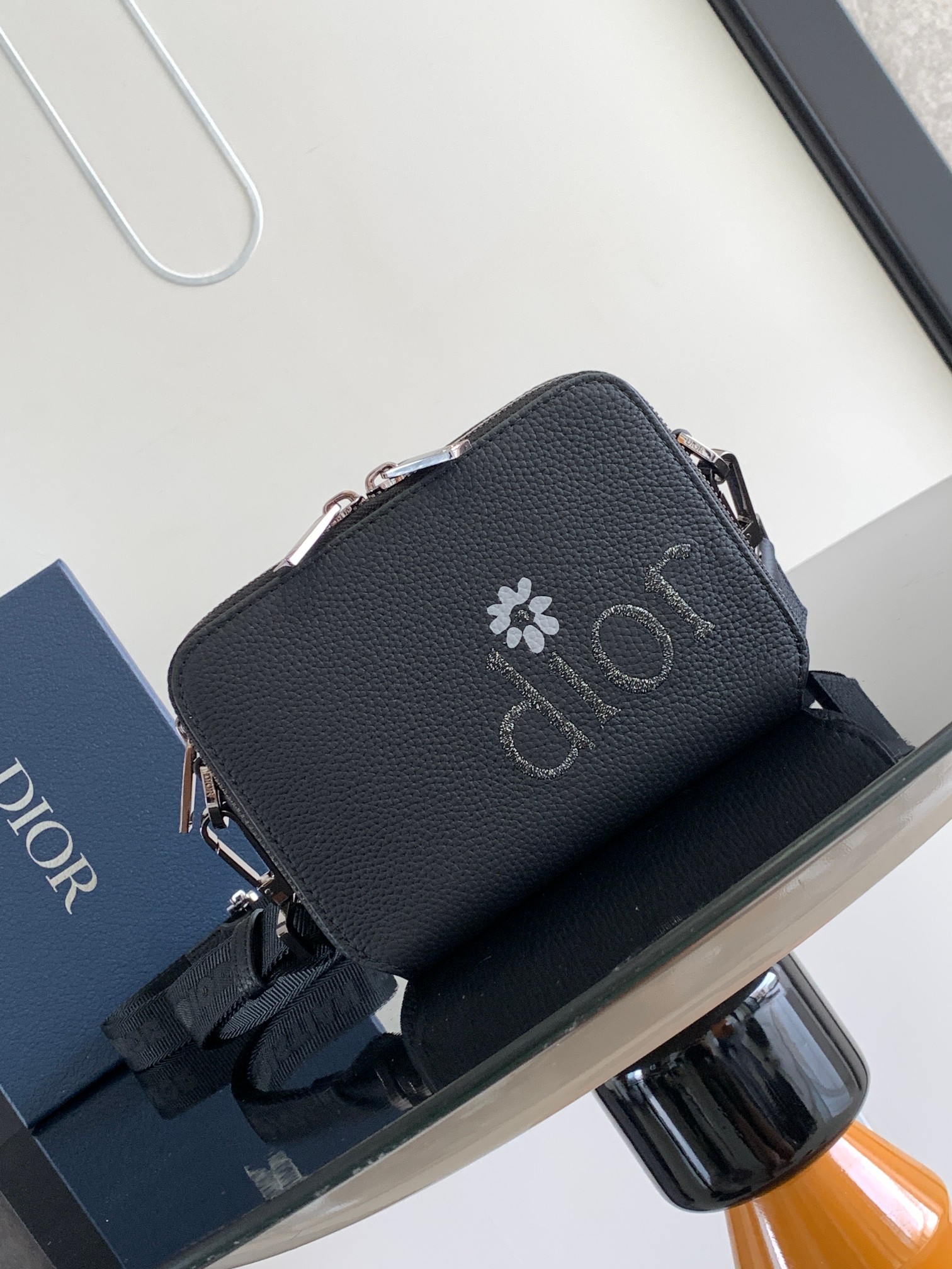 Diro_Oblique_HandleBag-1