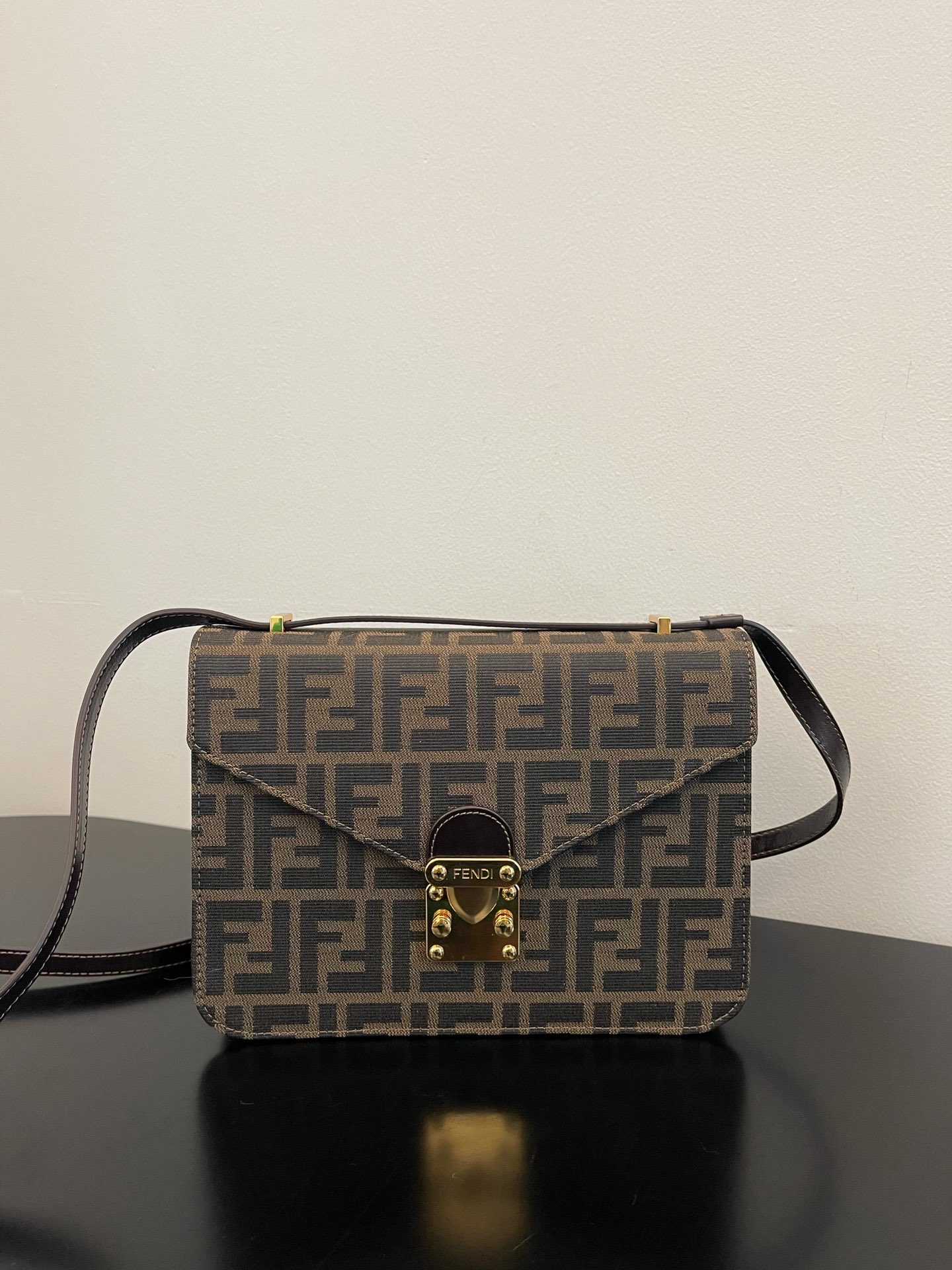 Fendi_Vintage_Handbags-2