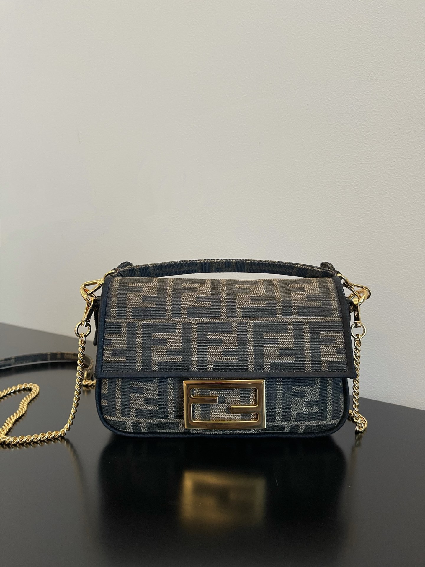 FendI_Small_Baguette_Bag